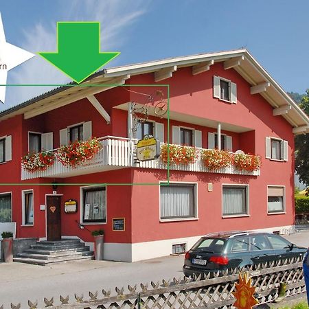 ホテル Wirtshaus Zum Stern Satteins エクステリア 写真